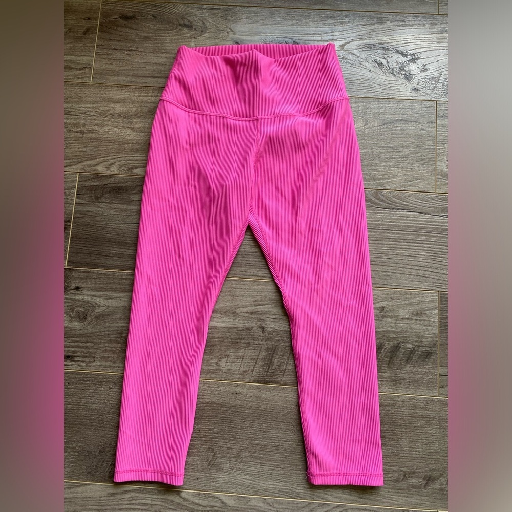 Zyia Active Pink Reve Hi-Rise Capri 20" Size 4-6 Ribbed Barbie pink material - Picture 3 of 8